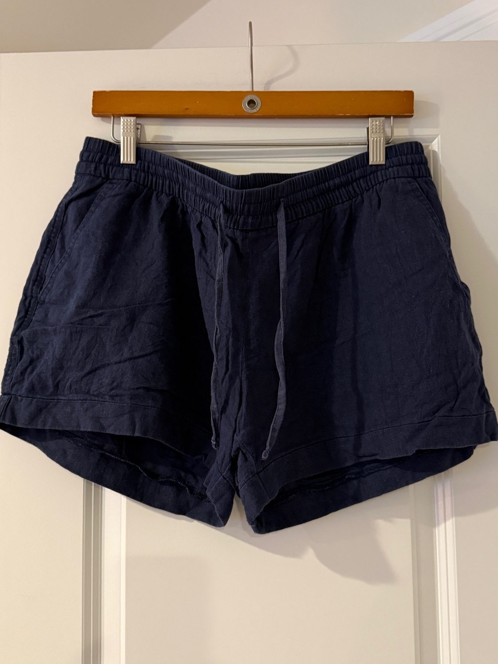 Old Navy Women's Navy Drawstring Athletic Shorts